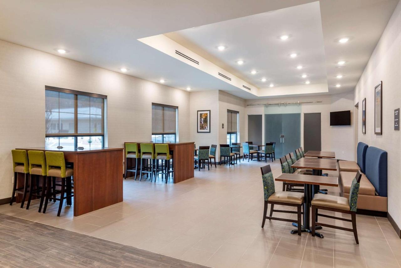 Comfort Suites Newnan Buitenkant foto