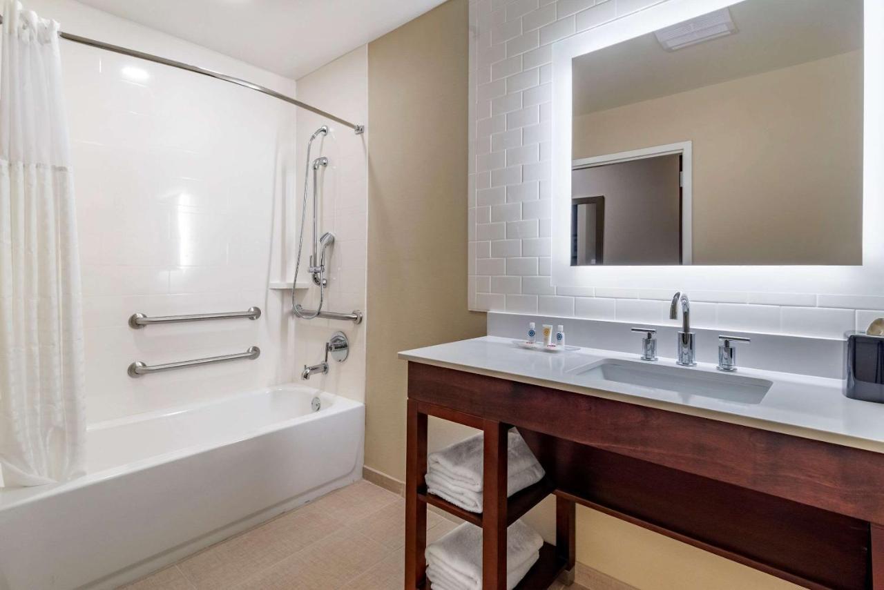 Comfort Suites Newnan Buitenkant foto