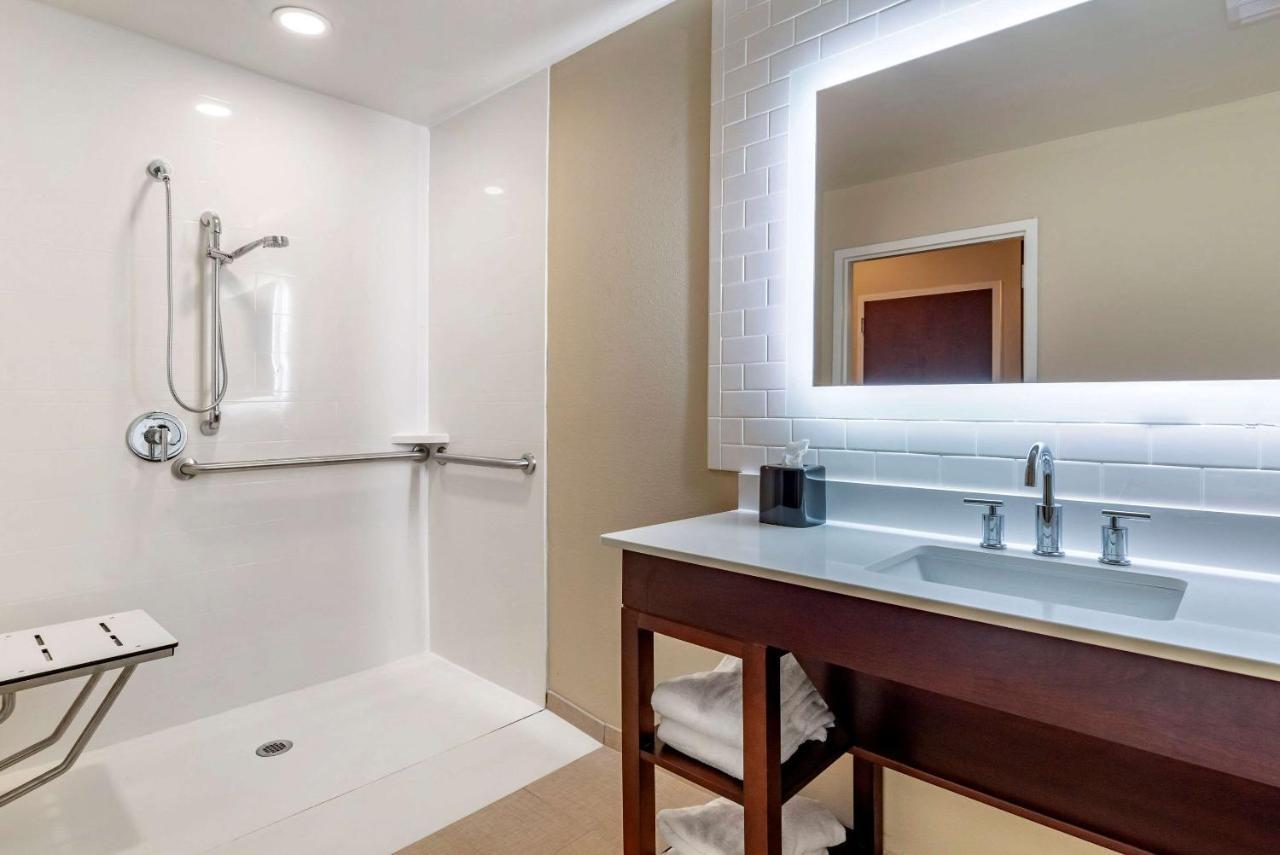 Comfort Suites Newnan Buitenkant foto